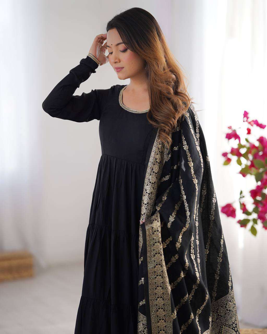 Women's Solid Anarkali Kurti With Pant And Banarasi Silk Dupatta Set - Image 7