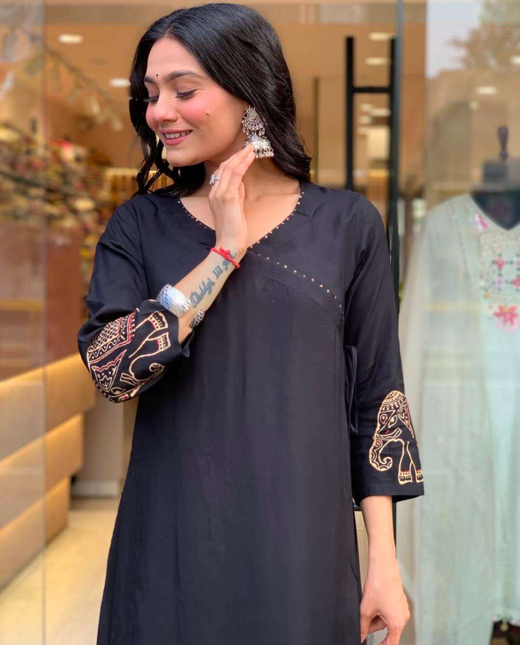 Women's Rayon Embroidered Straight Kurti With Pant Set - Image 4