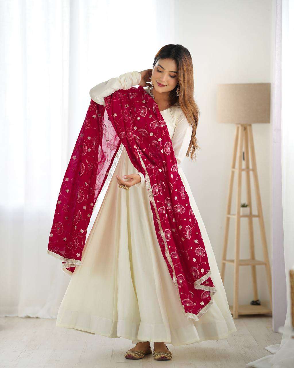 Womens Pure Romansilk Chanderi Plain Anarkali Kurti With Dupatta & Pant Set - Image 3