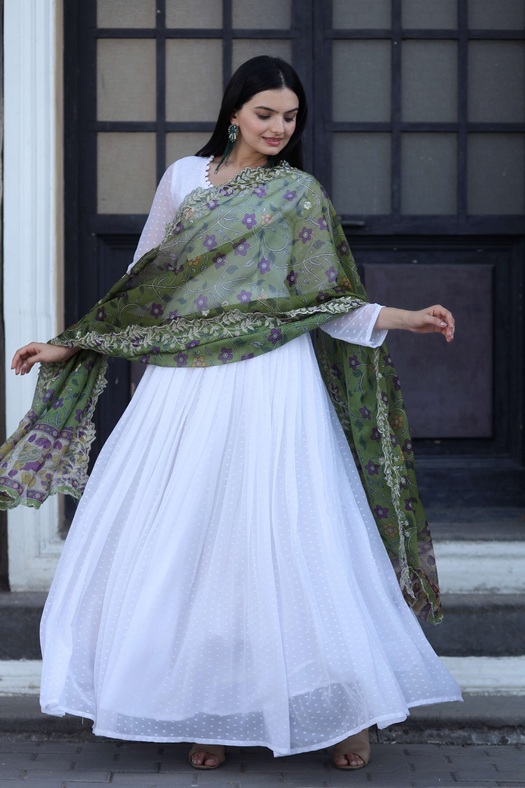 Elegant Green Georgette Gown with Organza Dupatta ? Designer Kalamkari & Leheriya Print Ensemble