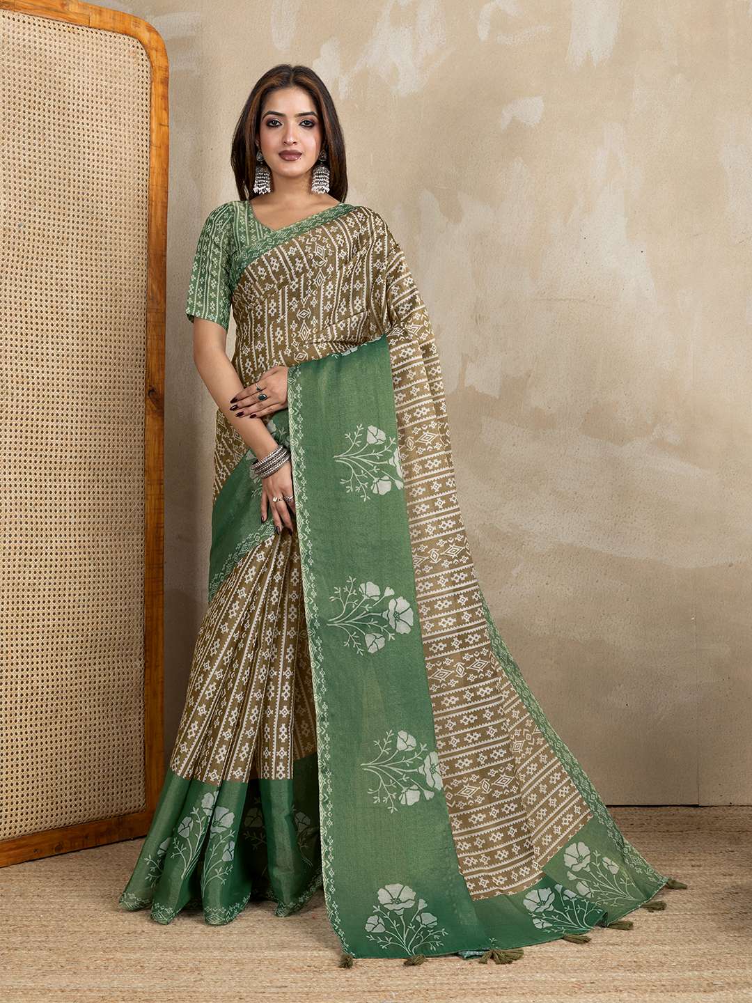 Elegant Teal Green and Mauve Pink Linen Saree with Geometric and Floral Prints - Image 3